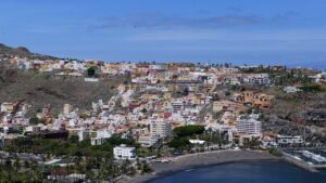 la gomera, canarian island, island-No hay restricciones específicas para que los extranjeros compren una casa en Tenerife. Sin embargo, es importante cumplir con los requisitos legales y fiscales correspondientes.